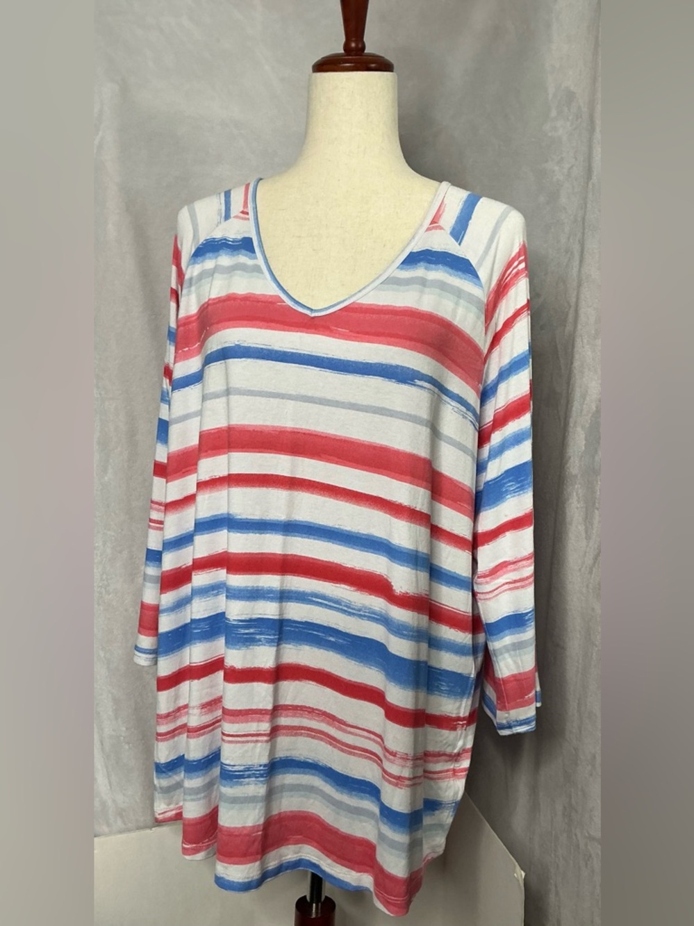 Brand New FDJ French Dressing Striped V-Neck Top – Size XL